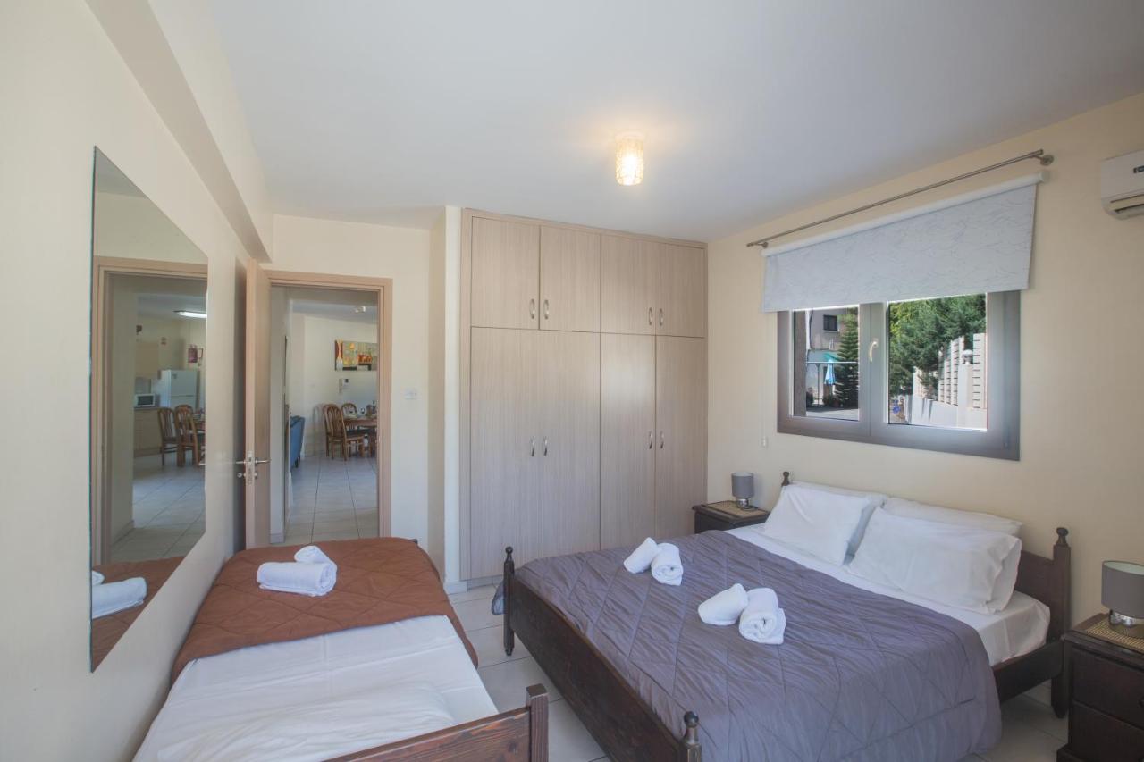 Napiana Apartments 아이아 나파 외부 사진