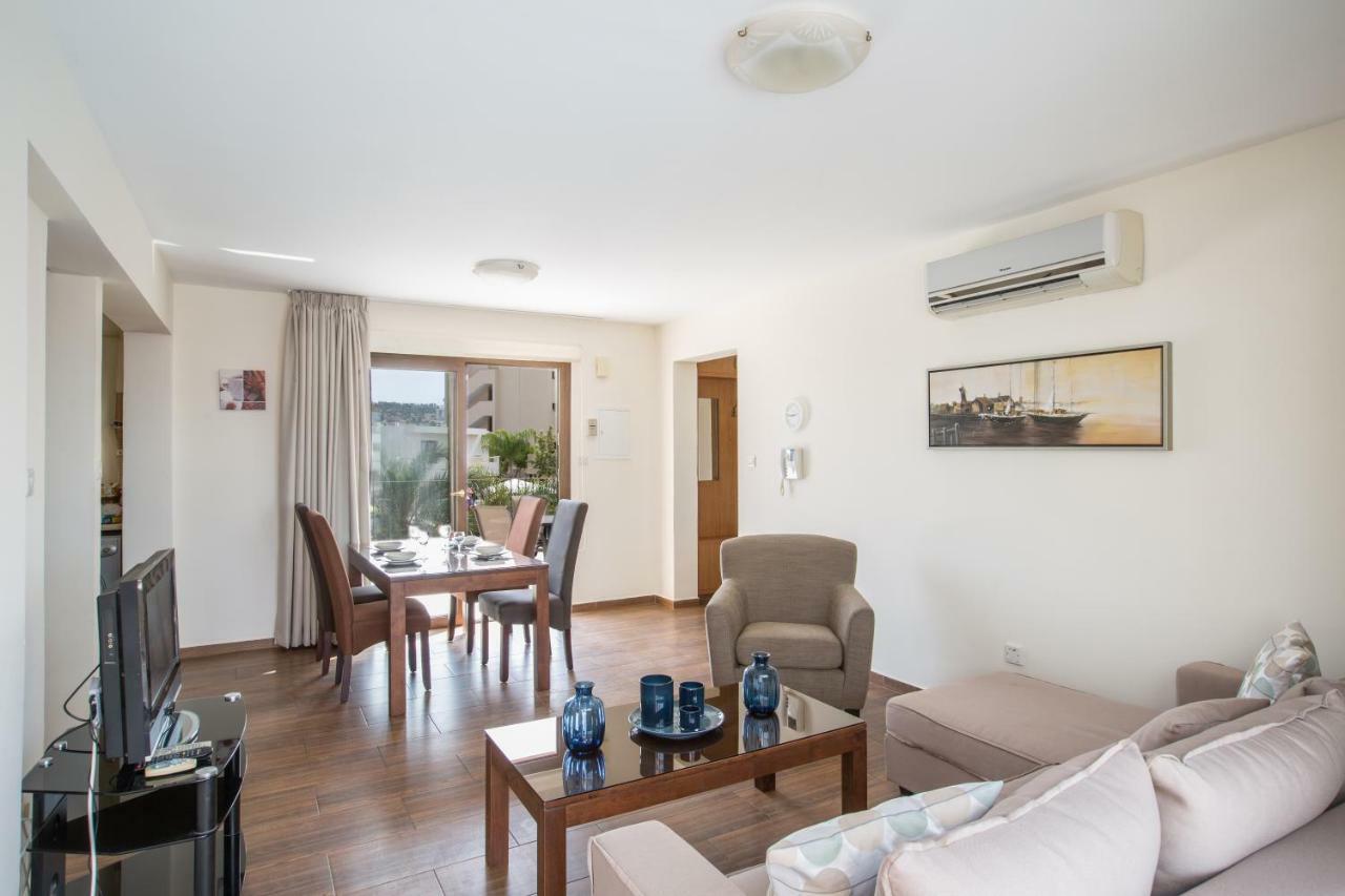 Napiana Apartments 아이아 나파 외부 사진