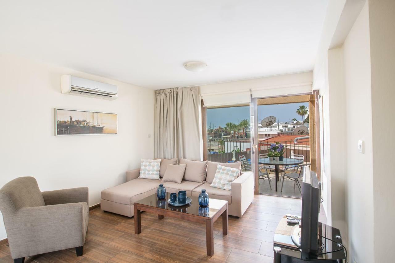 Napiana Apartments 아이아 나파 외부 사진